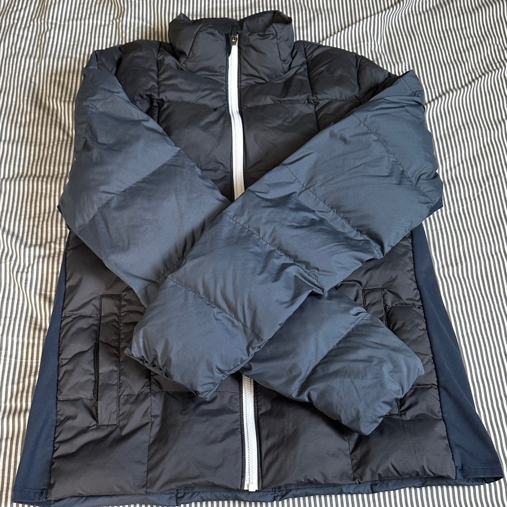 Saucony Women’s Navy and Black Puffer Running Jacket